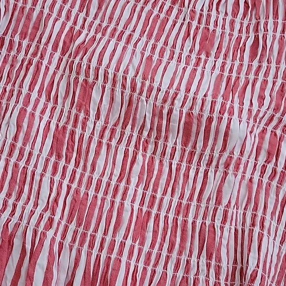 ! NWOT Ann Taylor top - Picture 3 of 3